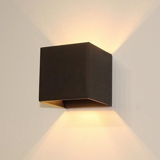 Goliving lamp â€šÃ„Ã¬ Wandlamp zwart binnen en buiten â€šÃ„Ã¬ Kubuslamp industrieel â€šÃ„Ã¬ Buitenlamp - Waterdichte LED-verlichting - Energiezuinig en roestvrij - 10x10x10 cm