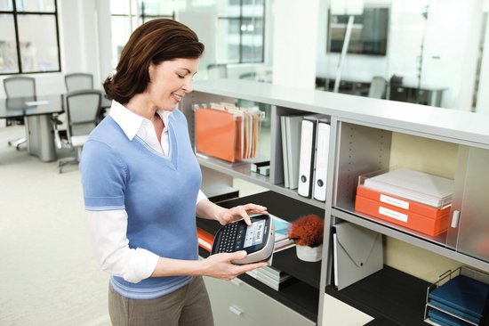 DYMO LabelManager 500TS Handheld-Etikettendrucker | Etikettierer mit Touchscreen und QWERTZ-Tastatur