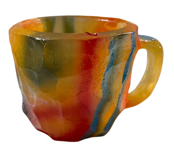 Bunte Kristalltasse