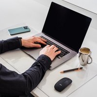 WURK Professional Schreibtischunterlage Transparent - Schreibtisch-Organizer - Inklusive Kabelclip - 80x40 – Bild 2